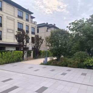 荆州 芝麻白与芝麻白搭配铺装，尺寸1200*600