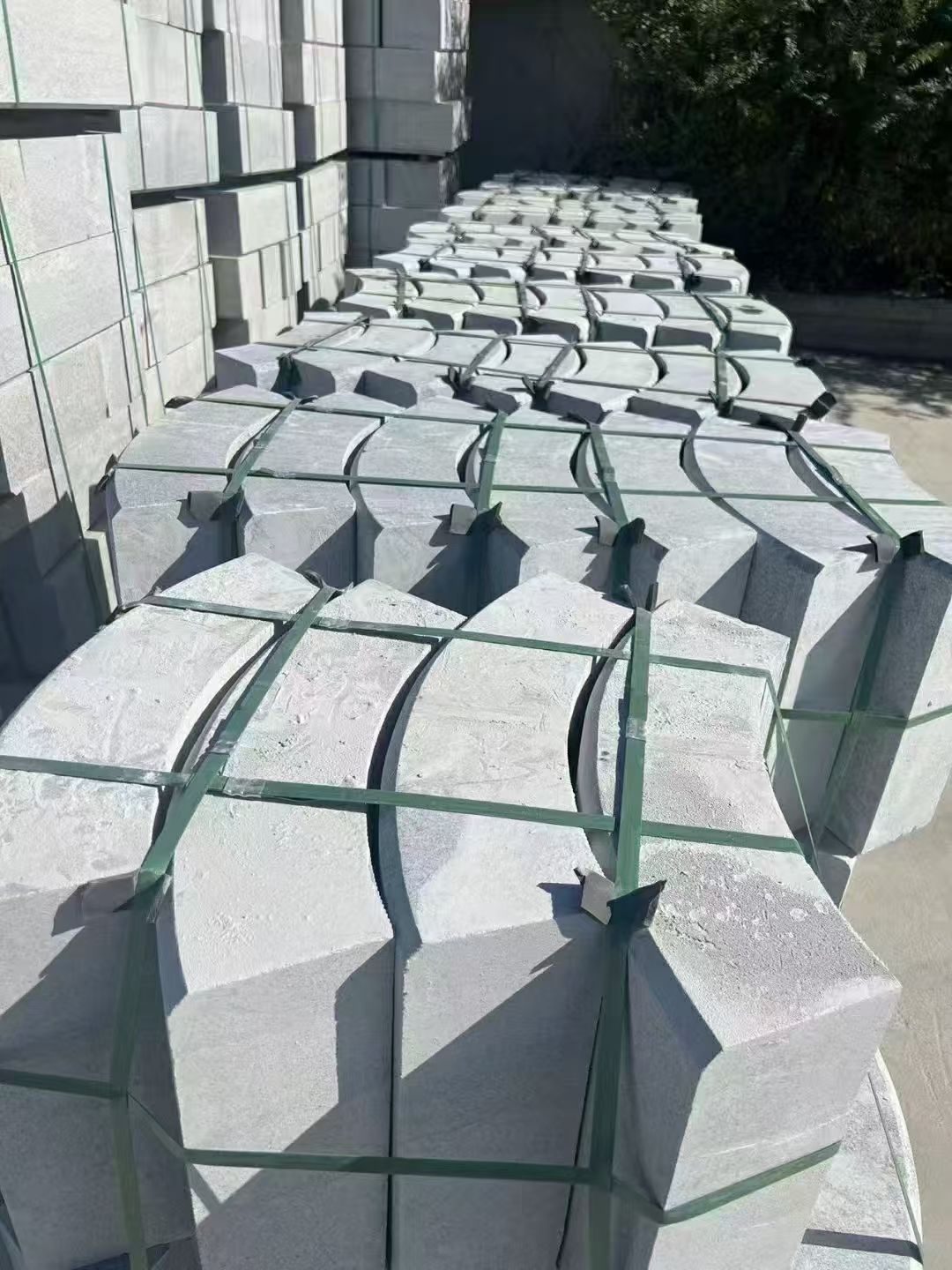 荆州 芝麻灰弧形路沿石