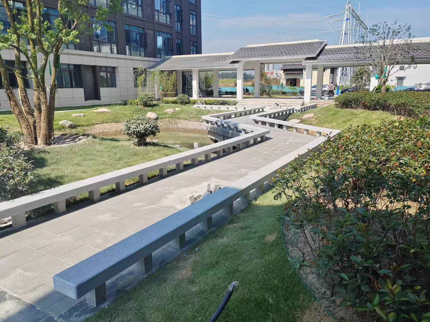 荆州 芝麻灰小区坐凳&栏杆安装效果