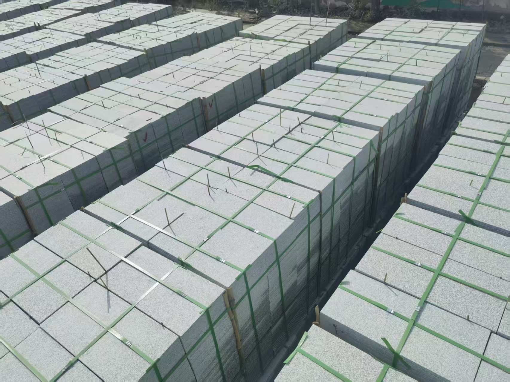 荆州 芝麻白1.8公分火烧300*600地铺，清仓大甩卖