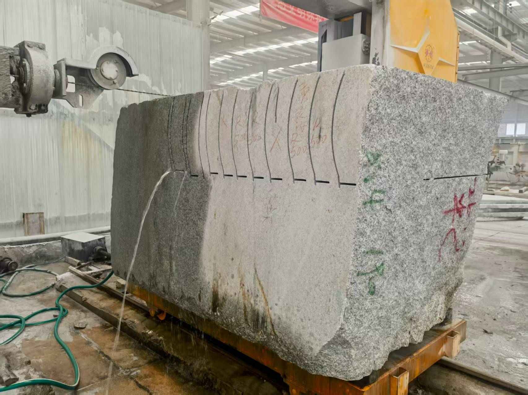 荆州 602，大花芙蓉白，绳锯加工弧形路沿石