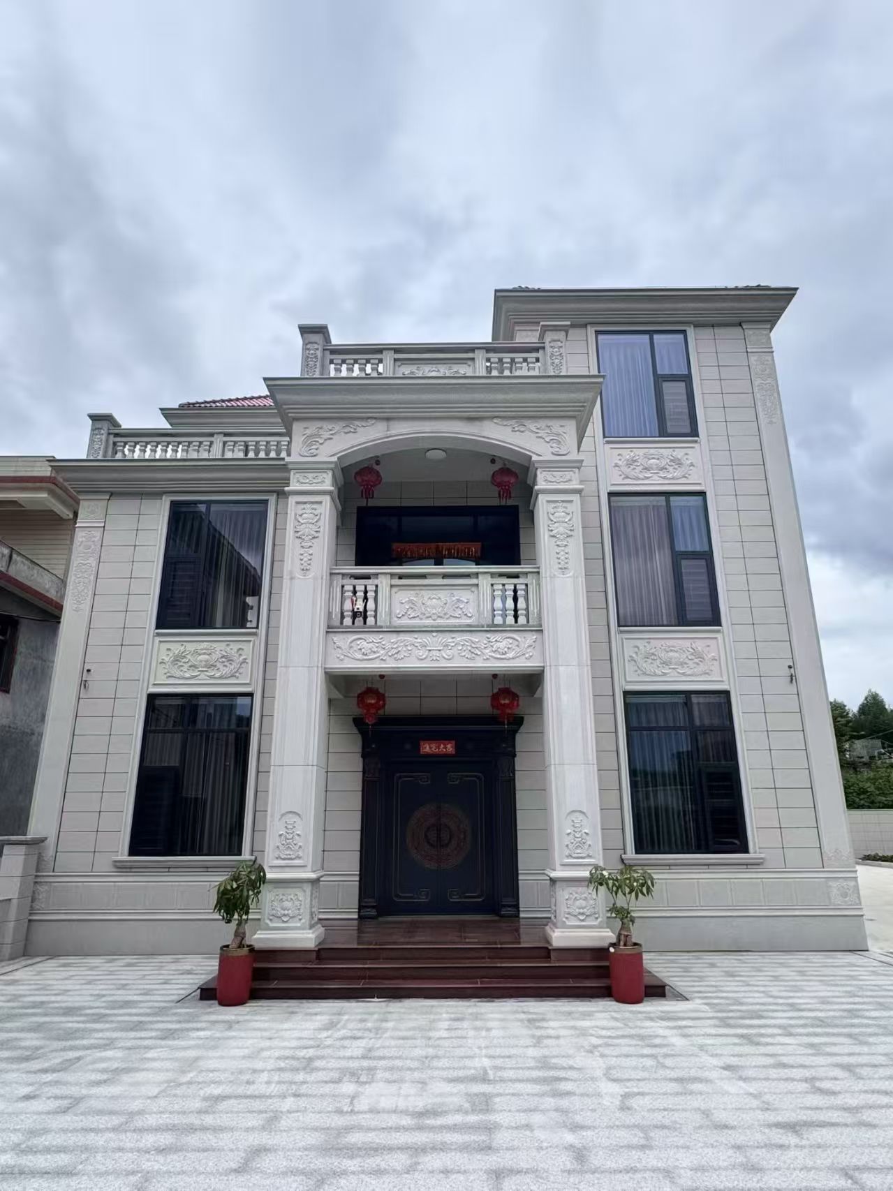 荆州 芝麻白石材别墅干挂案例展示